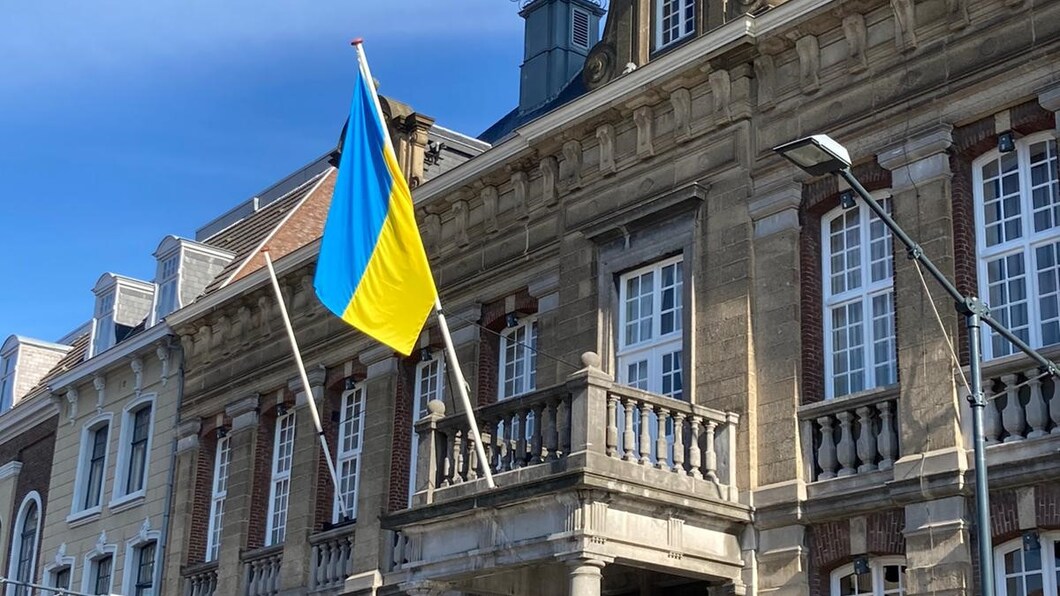 Oekraïense vlag stadhuis Roermond
