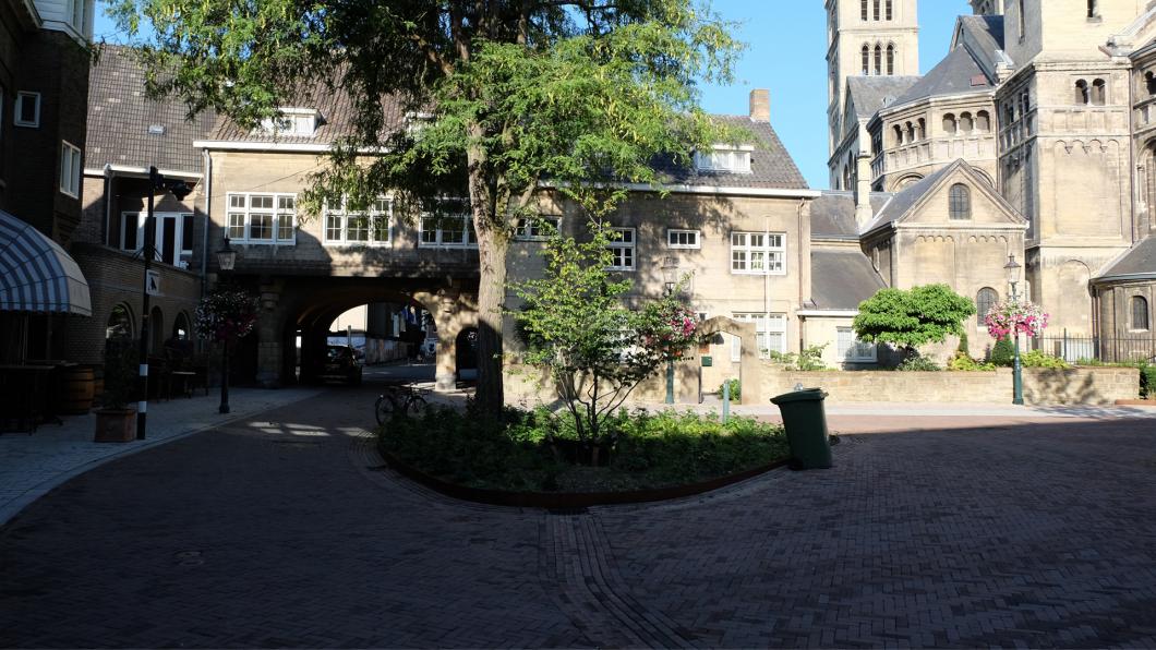 Binnenstad Roermond, Onder de Bogen autovrij