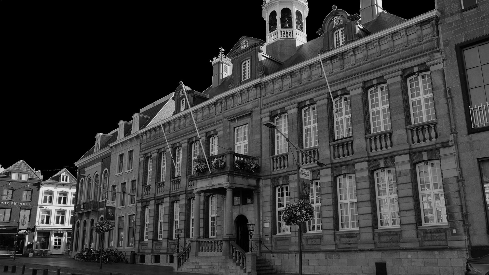 Stadhuis Roermond, in zwartwit afgebeeld