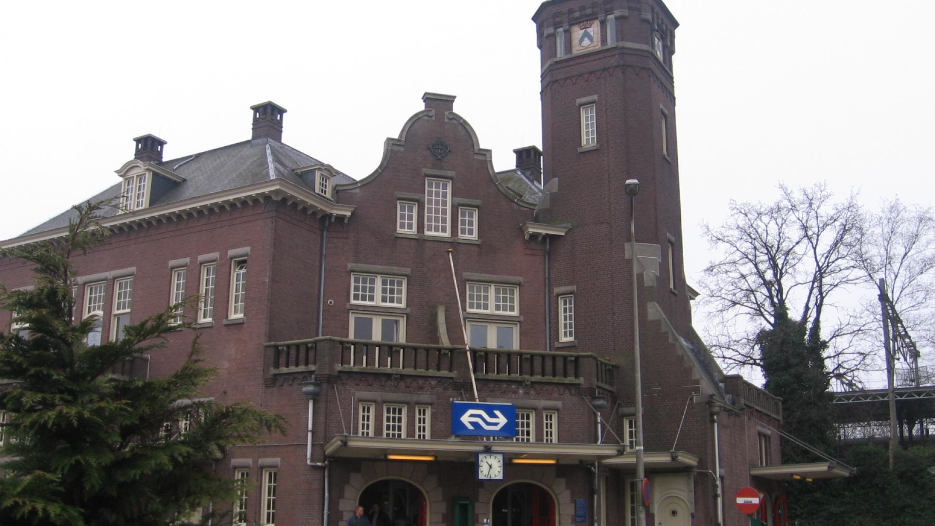 Weert_stationsgebouw.jpg